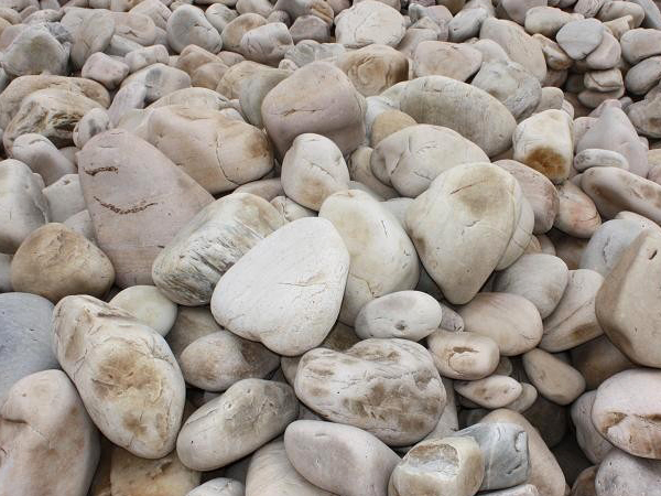 鹅卵石，可以制砂的石头原料